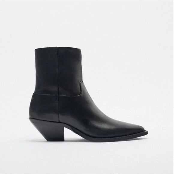 ZARA LEATHER ANKLE BOOTS 1122/010/800