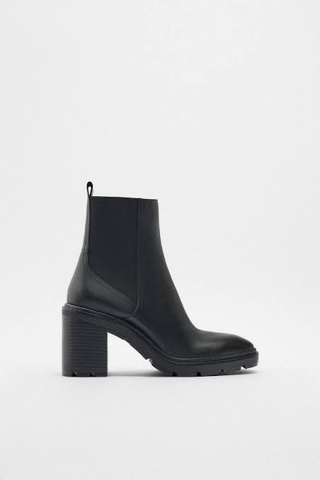 ZARA HEELED LEATHER ANKLE BOOTS 1131/810/040