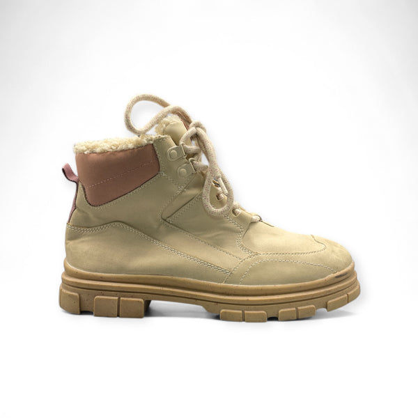 LEFTIES SNEAKER