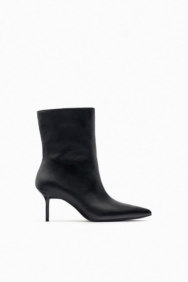 ZARA ANKLE BOOTS 3103/011/800
