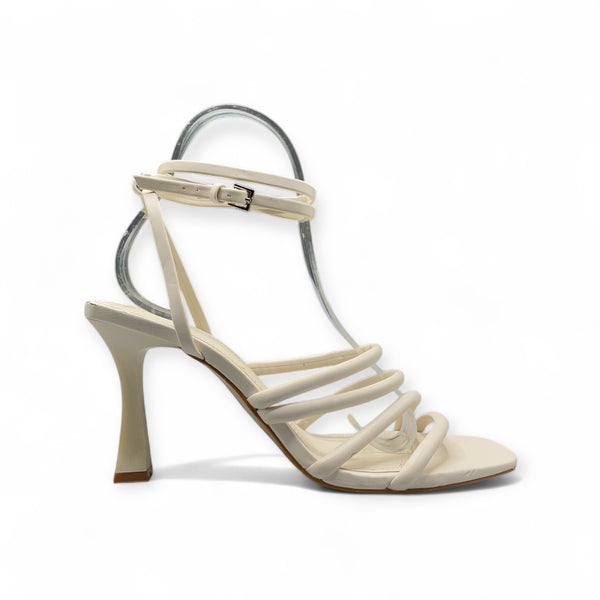 STRADIVARIUS WHITE CONE HEEL