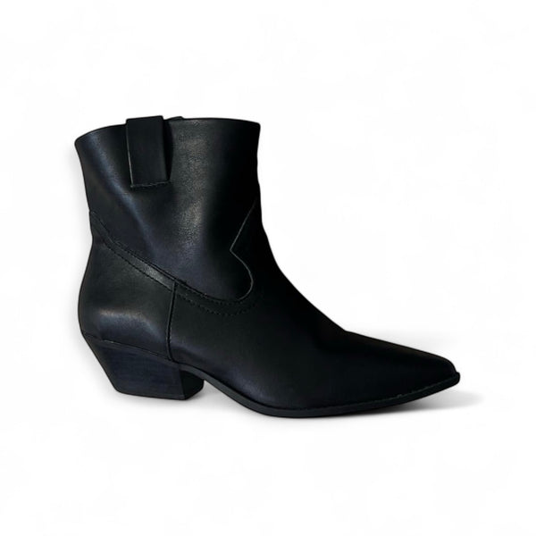PULL AND BEAR COWBOY BOOTS