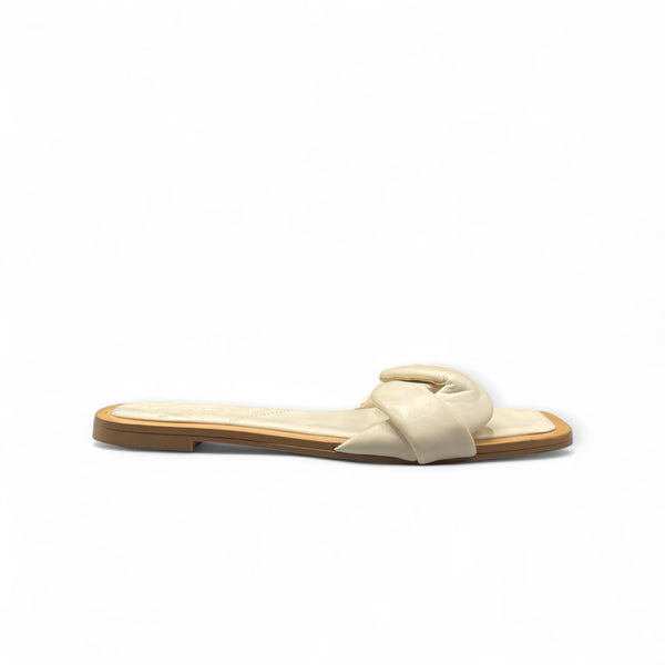 STRADIVARIUS WHITE ZIGZAG DESIGN FLAT