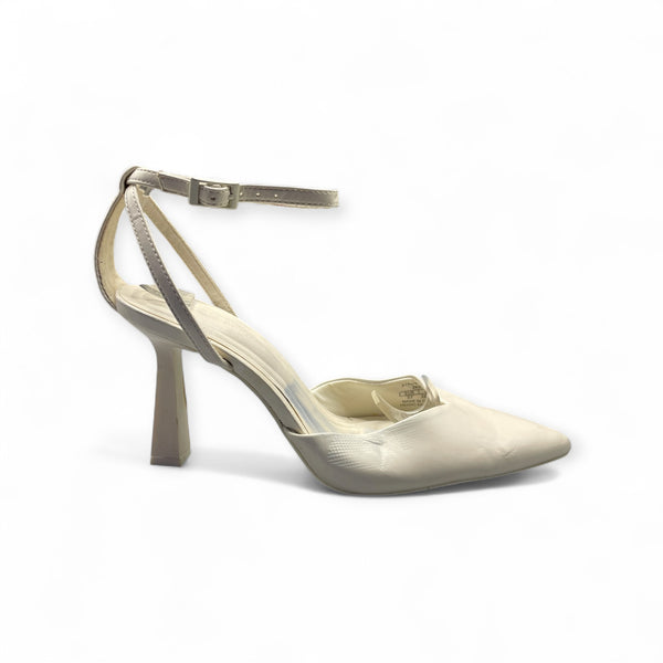 STRADIVARIUS WHITE CONE HEEL