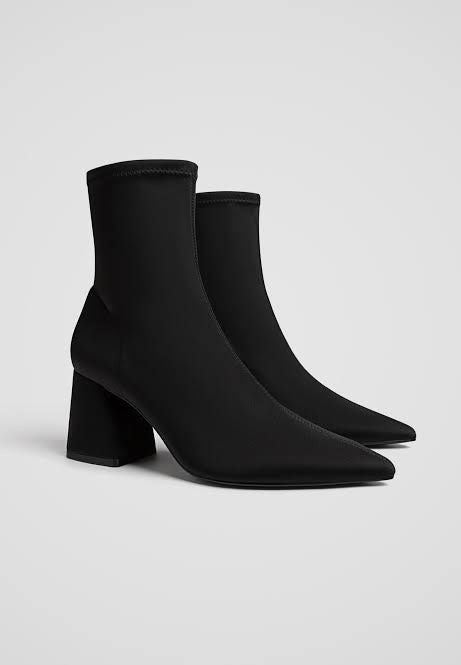 STRADIVARIUS ANKLE BOOTS 9902/470/040