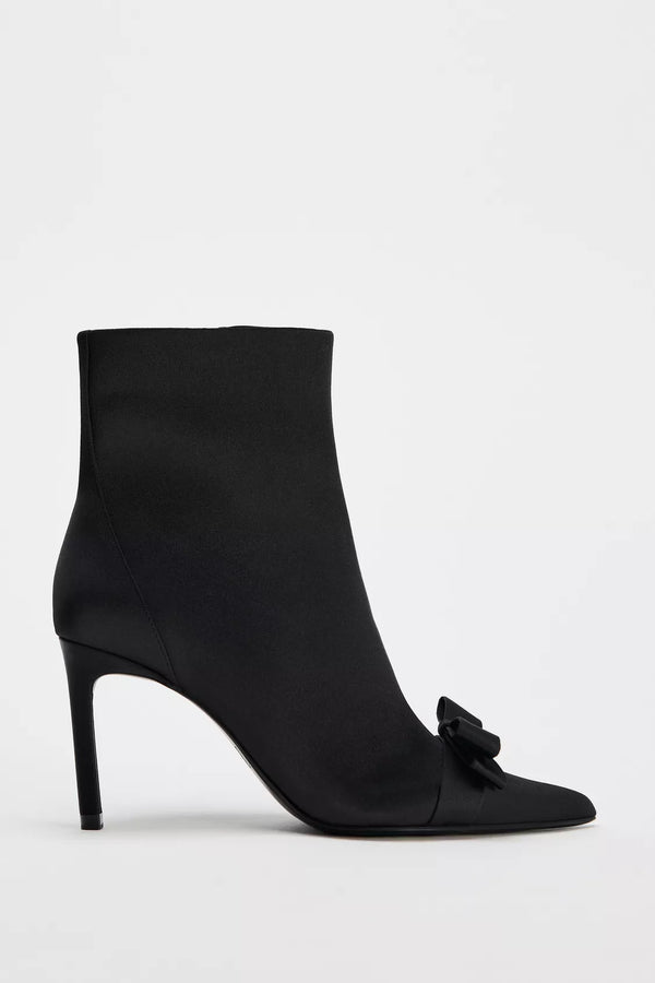 Zara Ankle boots with a bow and zip closure. Stiletto heel, pointed toe - 3118/410/800