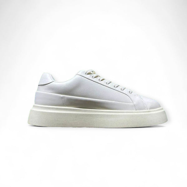 ZARA OFF WHITE SNEAKERS