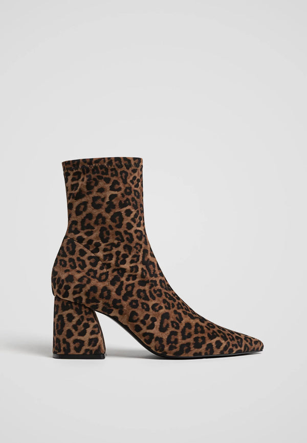 STRADIVARIUS LEOPARD ANKLE BOOTS 9902/471/202