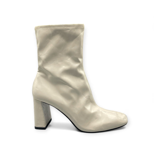 BERSHKA HEELED ANKLE BOOTS