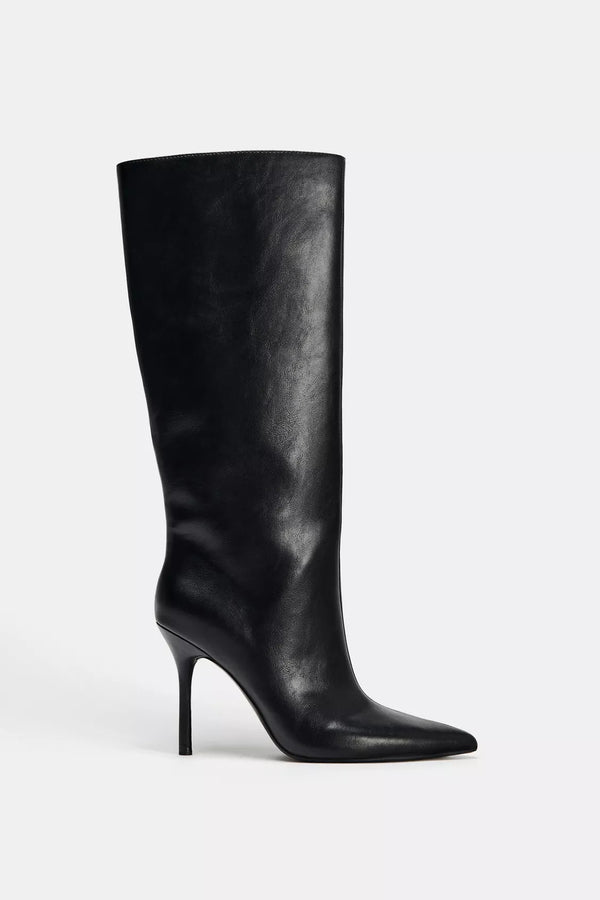 Zara Wide-leg heeled boots. Stiletto heel. Topstitched detail on the top. Pointed toe - 3009/410/800
