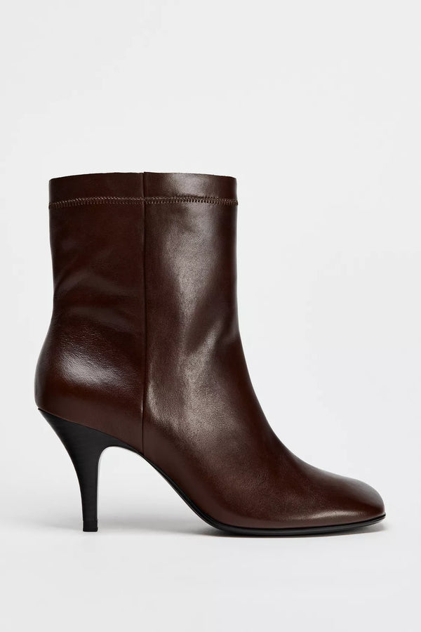 Zara Leather square-toe ankle boots - 1133/410/700