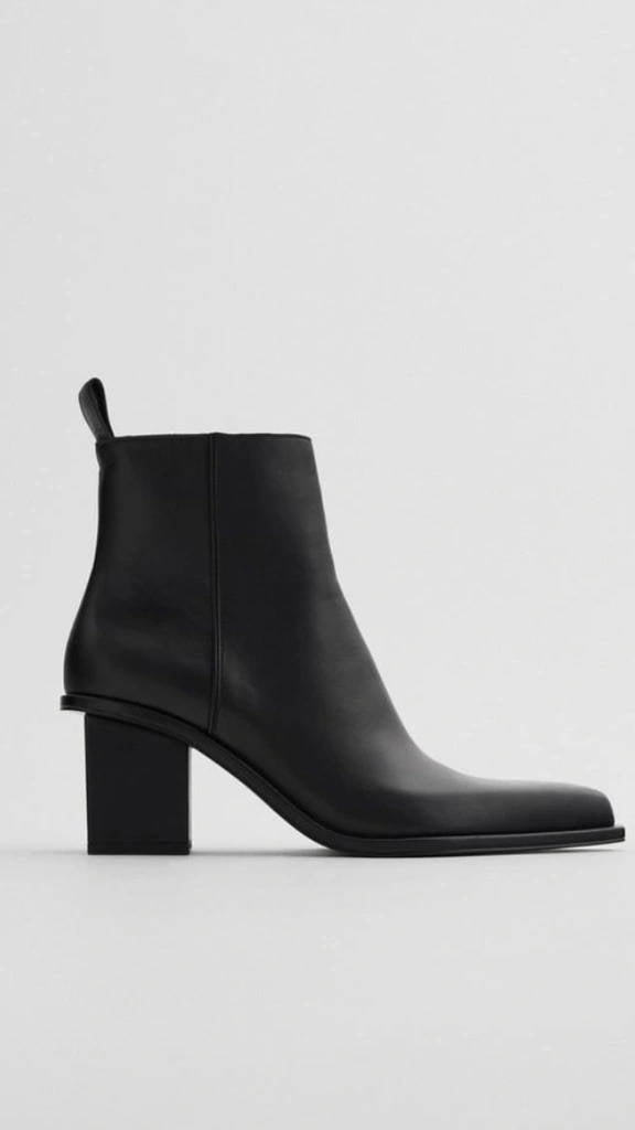 ZARA BLACK LEATHER ANKLE BOOTS 1105/610/040