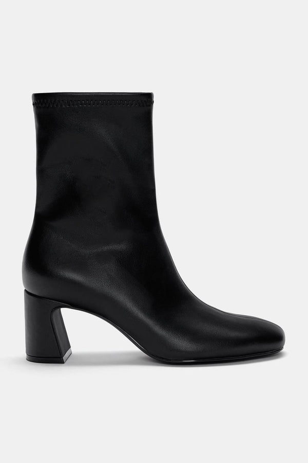 PULL AND BEAR BLACK ZIP ANKLE BOOTS 1104/440/040