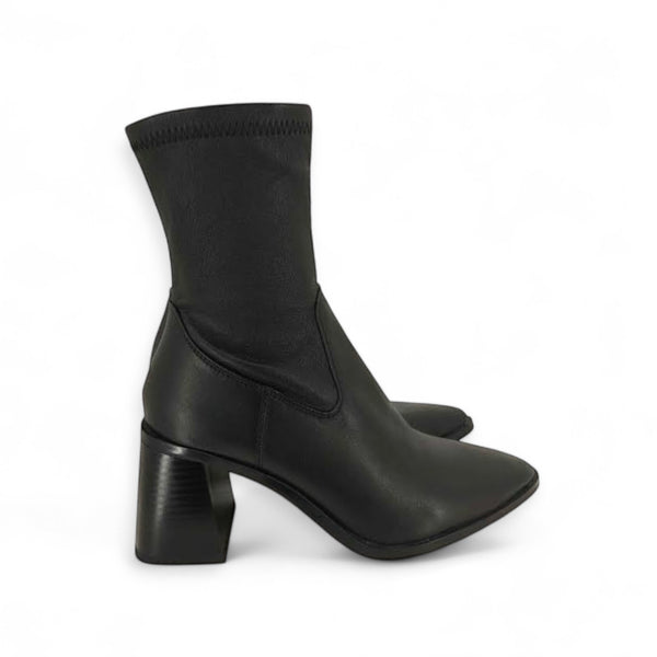 ZARA BLACK ANKLE BOOTS 2102/010/040