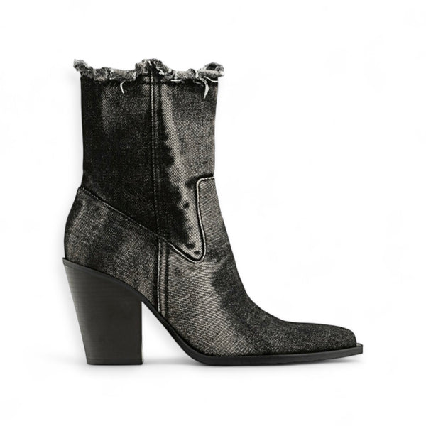 STRADIVARIUS DENIM JEANS BOOTS