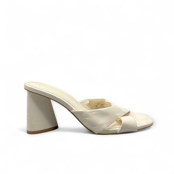 STRADIVARIUS OFF WHITE BLOCK HEEL