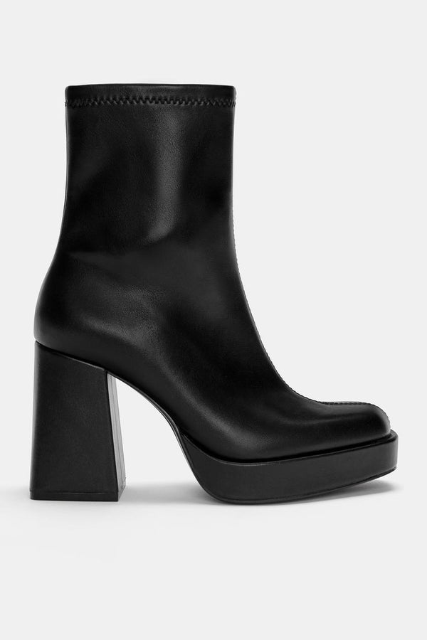 PULL AND BEAR PLATFORM BLACK ANKLE BOOTS 1109/440/040