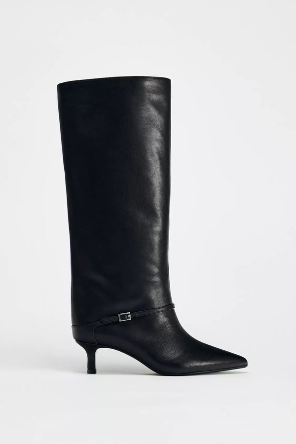 Zara Leather boots with a strap and buckle closure - 3026/410/800