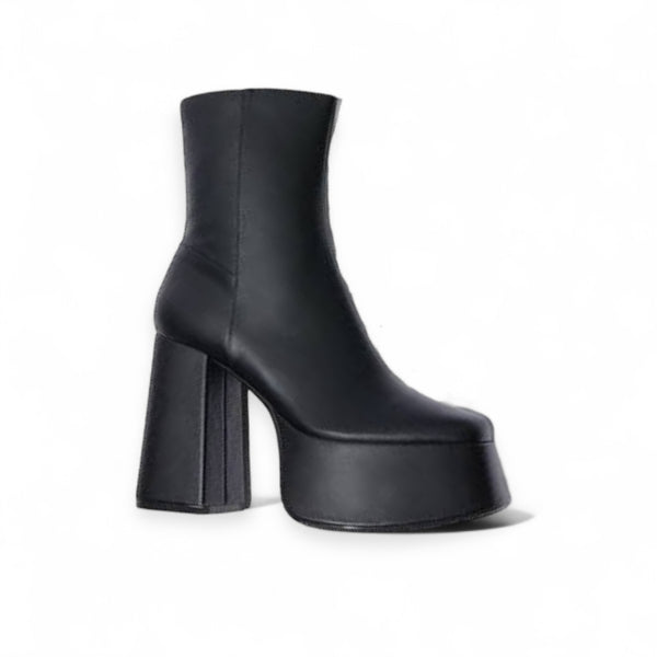 BERSHKA HIGH HEELED ANKLE BOOTS