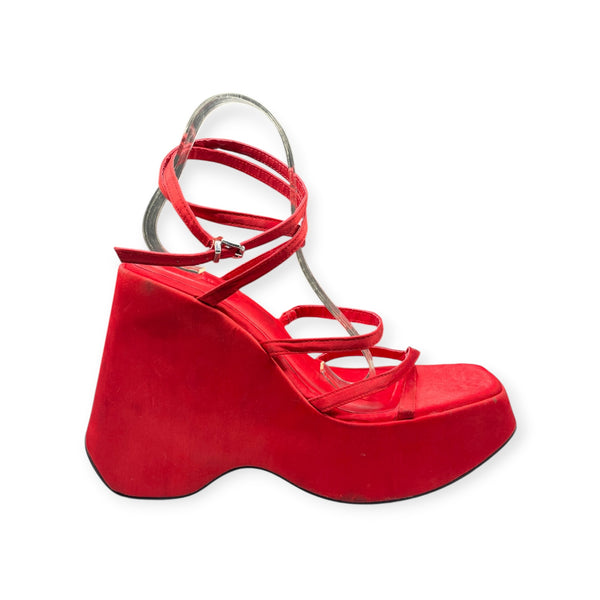 BERSHKA CHUNKY RED BLOCK HEEL