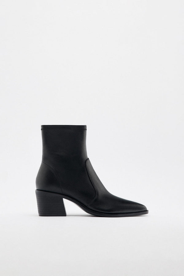 ZARA BLACK LEATHER ANKLE BOOTS 2152/010/040