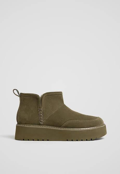STRADIVARIUS FAUX FUR OLIVE GREEN LEATHER ANKLE BOOTS - 9956/470/102