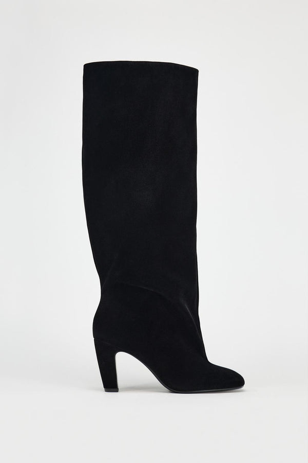 Zara Velvety wide-heeled boots
- 1026/410/800