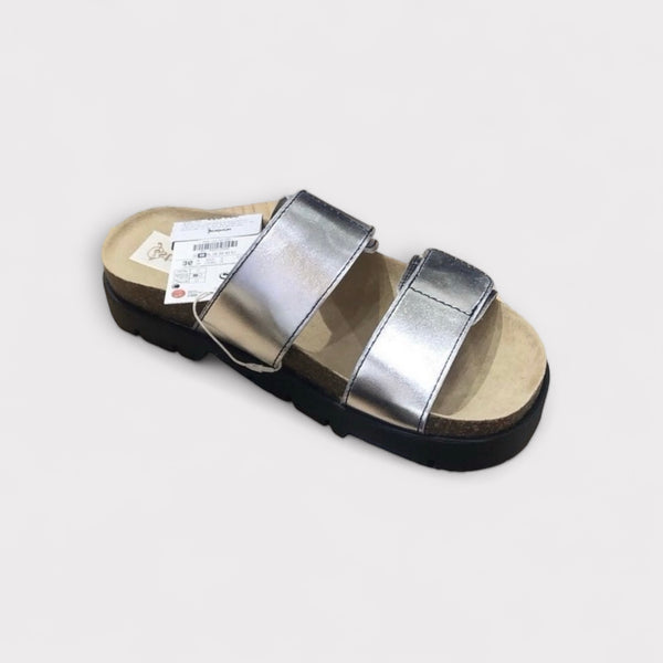 STRADIVARIUS MARKDOWN SANDALS