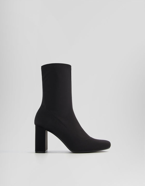 BERSHKA ANKLE BOOTS
