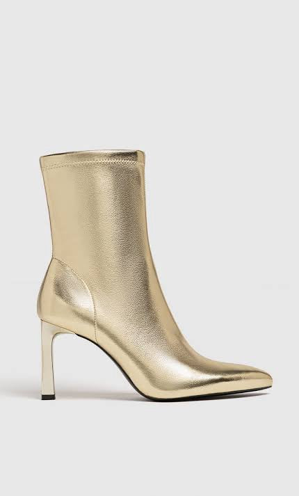 STRADIVARIUS ANKLE BOOTS WITH GOLD HEEL