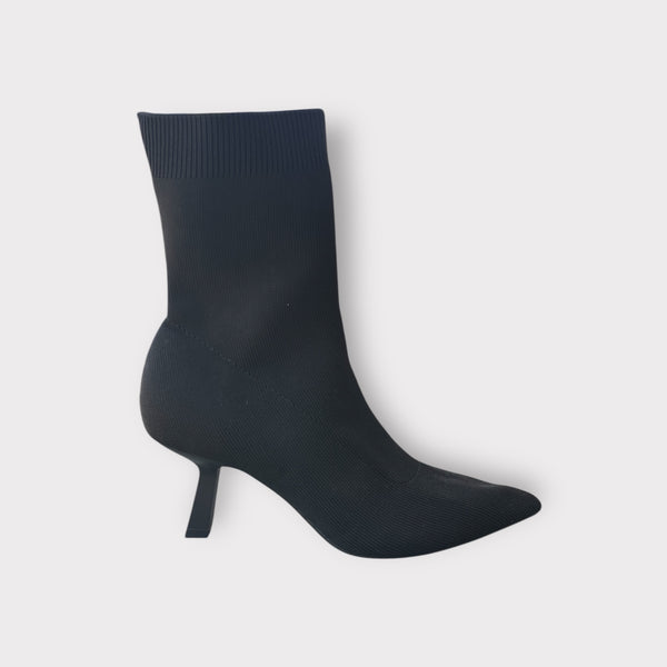STRADIVARIUS HEEL BOOTS