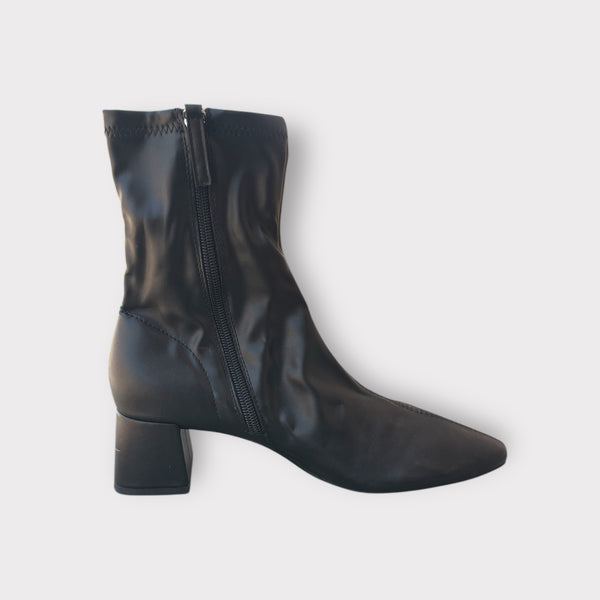 ZARA HEEL BOOT