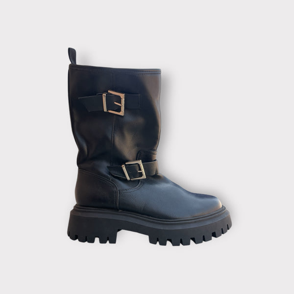 STRADIVARIUS KNEE BOOT WITH BUCKLE