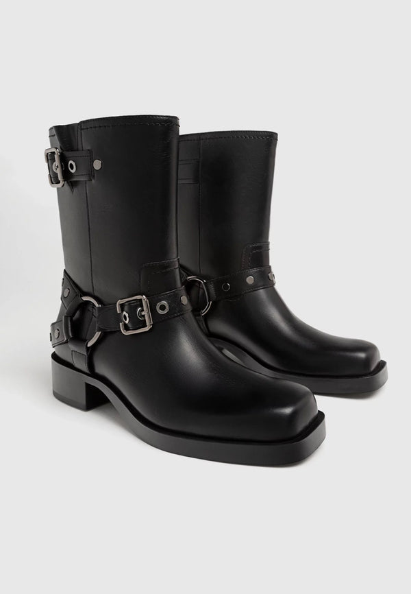 STRADIVARIUS WOMEN BOOTS