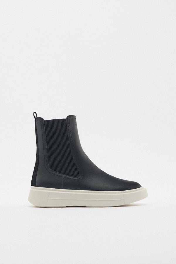 ZARA CONTRAST HIGH-TOP TRAINERS