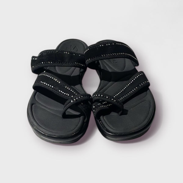 SKECHERS- BLACK