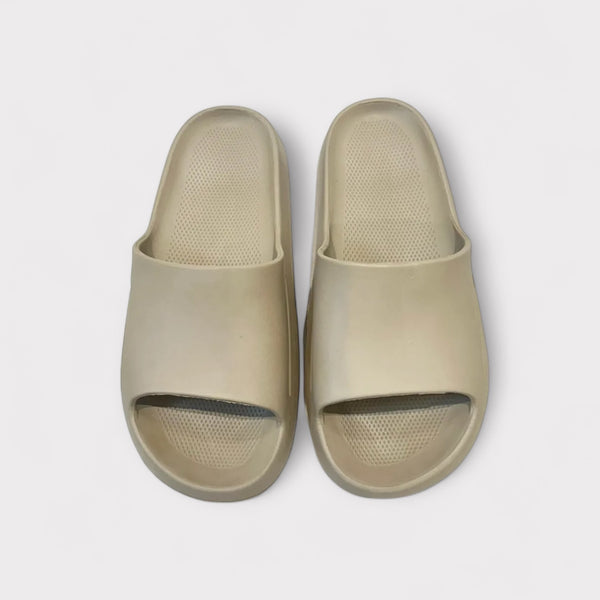 PULL & BEAR - SLIPPERS