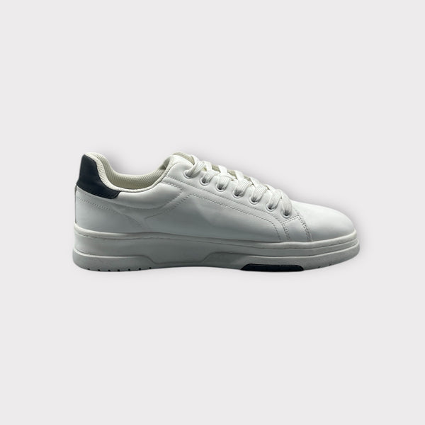ZARA BLACK &amp; WHITE SNEAKER