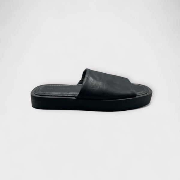 PRIMARK FLATS