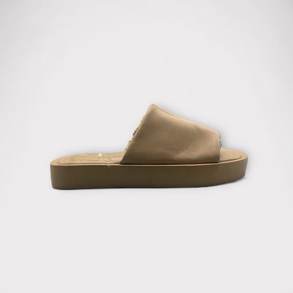 PRIMARK FLATS