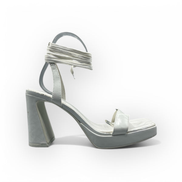 BERSHKA WHITE BLOCK HEEL