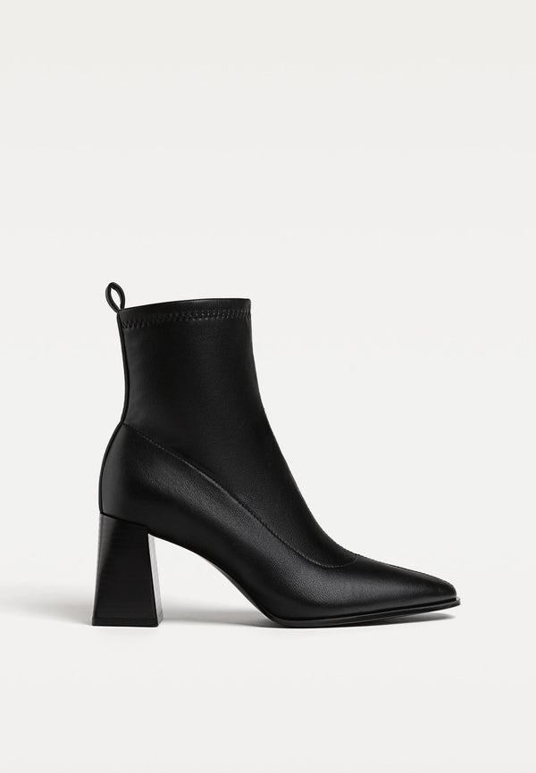 STRADIVARIUS ANKLE BOOT STRETCH  9901/470/040