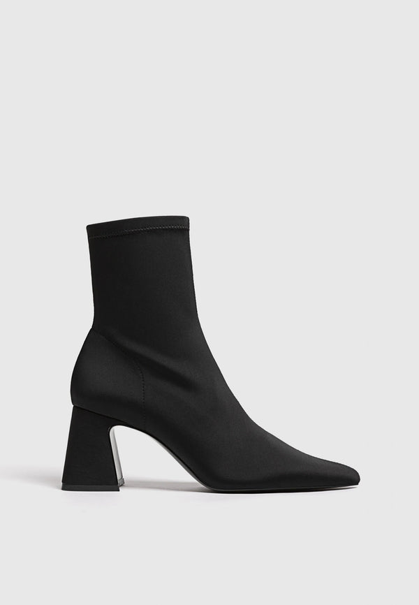 STRADIVARIUS STRETCH CLOTH BLOCK HEEL