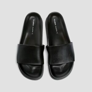 pull and bear slides in black