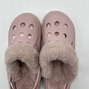 Zara pink clogs with fur